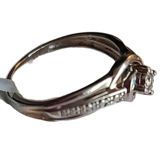 FINE JEWELRY BEAUTIFUL STERLING SILVER DIAMOND ACCENT RING SIZE 7 - Picture 10 of 10